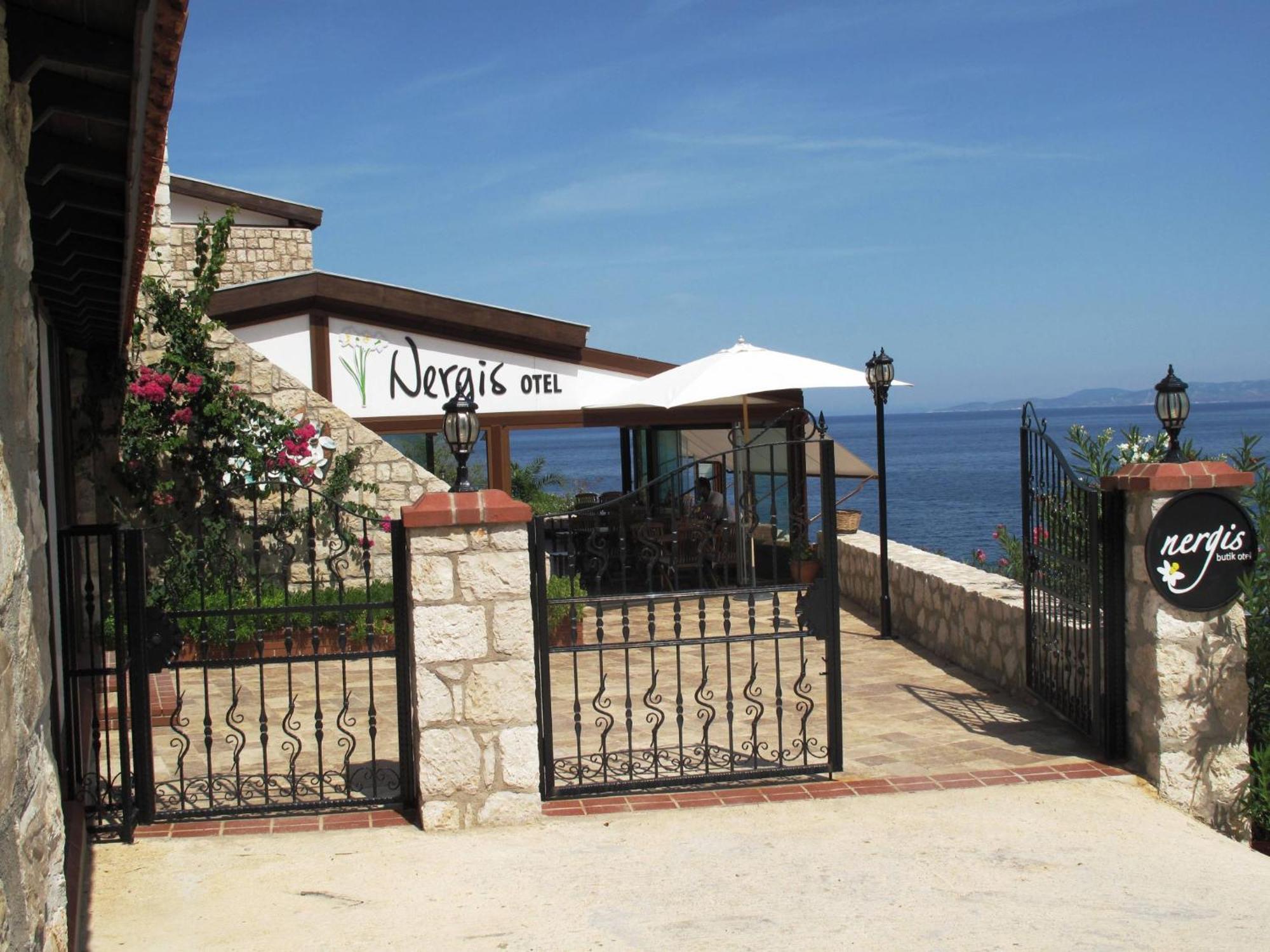 Nergis Hotel Karaburun  Exterior photo